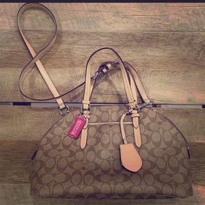 Coach Peyton Signature Cora Domed Handbag 👜